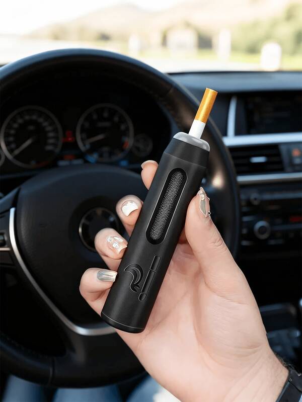 Tragbarer Aschenbecher für das Auto - windgeschützter Zigarettenhalter mit Aschefach, auslaufsicher, hält das Autoinnere sauber.