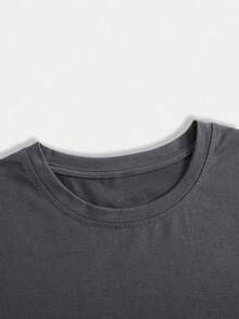 Tricou Fractyr pentru bărbați, stil casual, stil stradal, croială lejeră, cu mânecă scurtă | Imprimeu grafic cu mașini de curse și elemente englezești | Design sofisticat | Esențial pentru primăvară/vară | Tricou simplu versatil | Cel mai bun cadou pentru prieteni | Exprimă-ți stilul personal - Gri inchis - Vizualizare 7