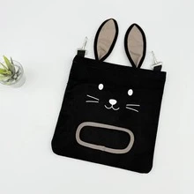 Bolsa de hierba para conejo, estante colgante para heno, bolsa de alimentación con forma de oreja de conejo - Ver 9