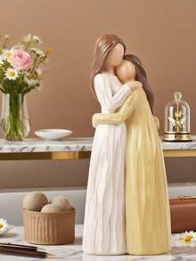 树脂母女拥抱摆件，手工彩绘雕塑，家居装饰佳品，母亲节、生日、感恩节送给妈妈的贴心礼物，适合摆放在客厅、卧室、书架、书桌、桌面，是温馨农舍风和现代室内装饰的理想之选，也是展现母女情深的感人艺术品，经久耐用，是庆祝母女之爱的工艺摆件。 - A - 查看 4