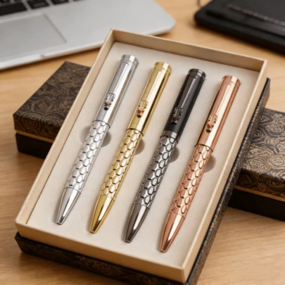 1pc Premium Metal Roller Ball Pen, 3D Snake Design Pen Sleeve, Combines Ballpoint And Signature Pen Functions - An Ideal Gift For Men, Husbands, And Perfect Choice For Father's Birthday. This Business Office Gift Set Comes With 0.7mm Black Refill, Suitable For Office, Business Occasions, Back To School, Daily Office Supplies, And Gift-Giving.
