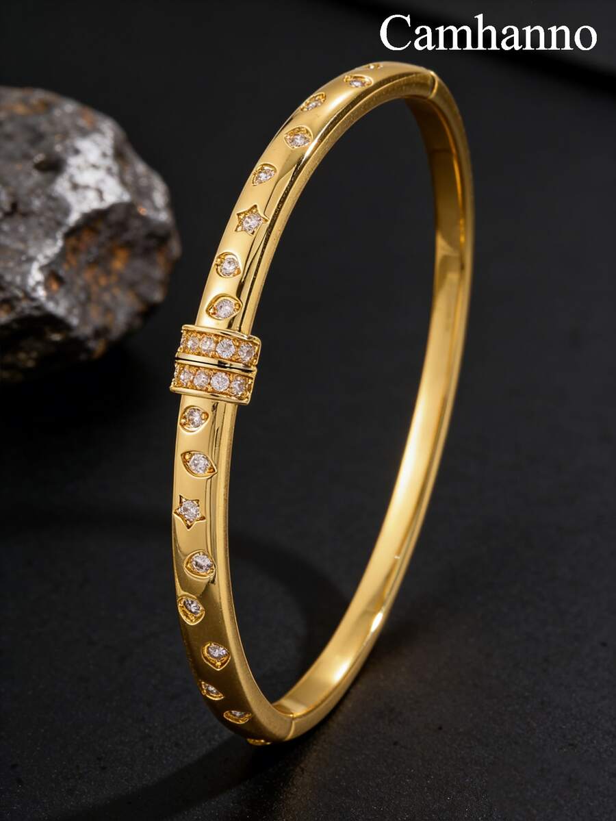 1 Stück - Mädchenhaftes Kupferarmband mit Sternmuster und glatter Goldfinish, verziert mit zerkleinerten Zirkonia-Steinen. Die geometrische Segmentierung lässt das Handgelenk schlanker erscheinen, ein perfektes Accessoire für Sommeroutfits. - Gold - Übersicht 1