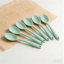 2/4/6 piezas Juego de cucharas de cocina de silicona suave fluorescente rosa/verde, utensilios de cocina resistentes al calor y antiadherentes, cucharas para mezclar y servir, accesorios imprescindibles - Azul menta - Ver 13