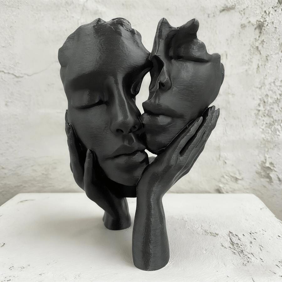 Plastic Abstract Sculpture Embracing Figurine, Warm Hug Statue, Suitable For Home Office Decor, Modern Art Wedding Anniversary Gift, Symbolizing Love And Connection