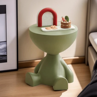 现代简约创意咖啡桌，带双层储物架，可作床头柜使用，适用于客厅、卧室和办公室，奶油色，易于组装。