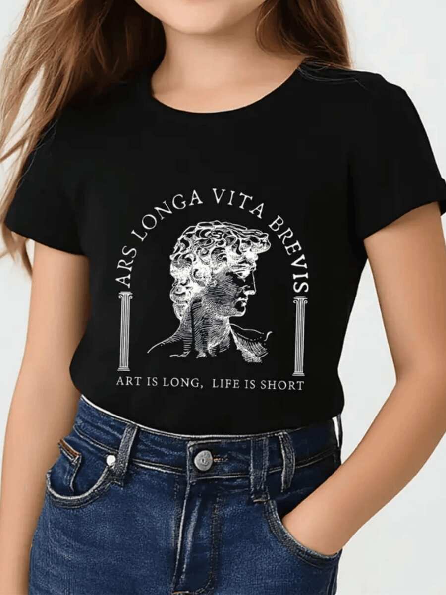 El estampado muestra la figura clásica de una escultura renacentista que simboliza la belleza eterna del arte y la fugacidad de la vida con una frase inspiradora que invita a valorar el tiempo y la creatividad en cada momento camiseta blanca 220g ropa para niños - Negro - View 1
