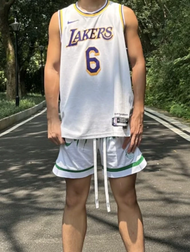 Nike NBA 球隊印花球衣聚酯透氣速乾 SW球迷版 22-23賽季 聯盟限定 湖人隊 詹姆斯 6號籃球背心 男女同款 白色 - 白色 - 查看 1