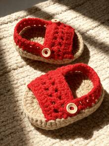 1 Pair Hand-Crocheted Infant Sandals, Soft Knitted Pre-Walker Shoes - Red - View 3