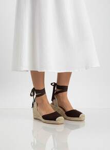 Soraia 女鞋，坡跟草編涼鞋，踝帶設計，封閉式黃麻厚底鞋，波西米亞風夏季休閒交叉搭扣假日鞋 - 棕色 - 查看 3