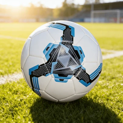 1个足球，4/5号，耐磨软球，适用于训练比赛、室内外比赛和锻炼