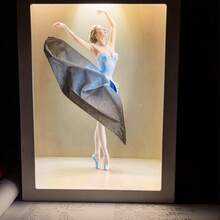 1个带LED灯的多功能纸巾盒，配有可更换的裙边和相框，图案可定制。 - 1PC - 查看 2