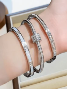 3件套不锈钢手链套装，镶嵌水钻，闪亮夺目，高品质手链套装，是圣诞节、情人节和生日的理想时尚礼物。精致优雅的个性化不锈钢奢华配饰，是送给朋友和伴侣的完美礼物，适合派对、生日庆祝和其他场合。多功能配饰，简约奢华设计。 - 款式1 - 查看 3