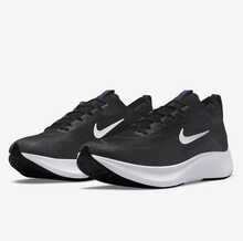 Nike 新款 Zoom Fly 4 男士跑步鞋，碳板缓震回弹，低帮设计，耐穿轻便，休闲日常运动鞋，简约黑白配色，百搭 CT2392-001 - 黑與白 - 查看 1