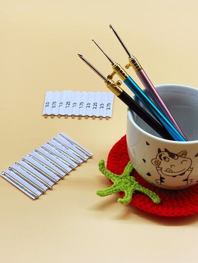 Bộ kim móc ren có thể thay đổi kích thước 0.5-2.75mm, 10 cỡ, tay cầm màu đen/xanh dương/hồng, thiết kế thời trang, phù hợp cho các bà mẹ, thêu ren, làm đế lót ly, người yêu thích DIY và sinh viên.