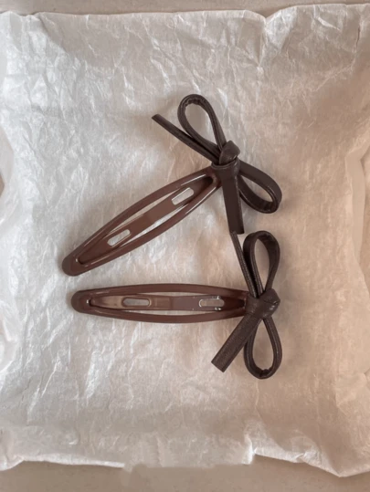 2pcs Coffee Color Leather Bow Minimalist Hair Clips, Versatile Sweet Bangs & Flyaway Hair Accessories