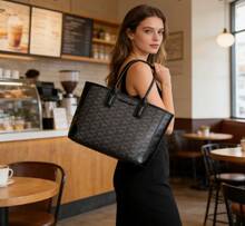 Michael Kors حقيبة يد نسائية عصرية بسيطة، إكسسوار يومي أنيق مناسب للمناسبات الرسمية وغير الرسمية، مناسب للعمل والسفر والتسوق وغيرها - الأسود - مشاهدة 2