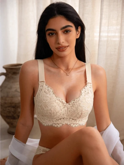  Temptuelle Women's Comfortable French Romantic Lace Lingerie, Thin Fabric, Lift & Support, Wireless Adjustable Bra
