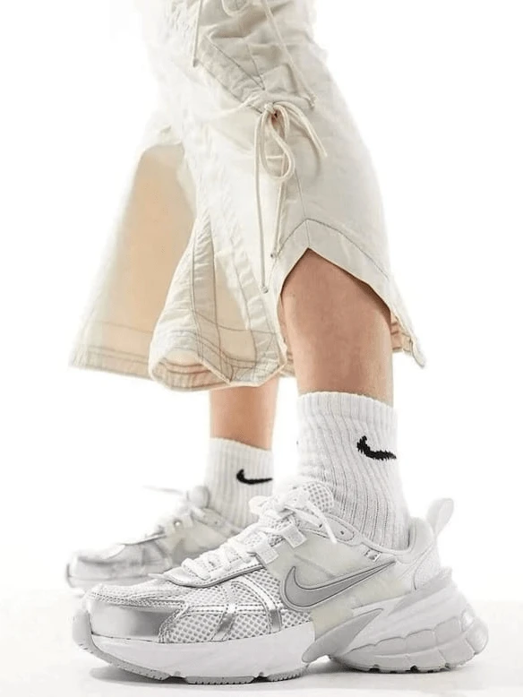 Nike V2K Run 轻盈舒适网面复古多功能低帮跑步鞋，银白色，男女通用 - 銀白 - 查看 1