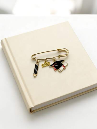 2pcs 2026 Graduation Cap Keychains – Alloy School Bag Charm For Backpack And Student Gift Graduation Season Gift Doctoral Cap And Gown Element Brooch