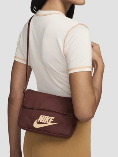  Nike Sportswear 大logo印花拉鍊翻蓋單肩斜背包棕紅色CW9300-231男女同款
