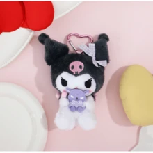 SANRIO 官方卡通毛绒钥匙扣。尺寸：13-15.5厘米/5.12-6.1英寸。柔软的卡通毛绒玩具钥匙扣，适合儿童和粉丝——可用于玩耍、房间装饰和展示，也可作为可爱的背包和书籍配件。是生日、情人节、复活节、万圣节、感恩节、圣诞节和新年等节日的完美礼物。 - 彩色 - 查看 3