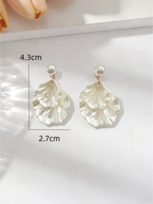 1對甜美風格貝殼形狀人造珍珠吊墜耳環和花朵形狀人造珍珠耳環，適合女性日常佩戴、派對和度假 - 白色 - 查看 6