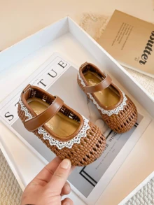 1双女童编织镂空+白色蕾丝边合成革材质透气防滑圆头低帮平底凉鞋，甜美波西米亚风玛丽珍鞋，适合夏季海滩和日常穿着 - 棕色 - 查看 5