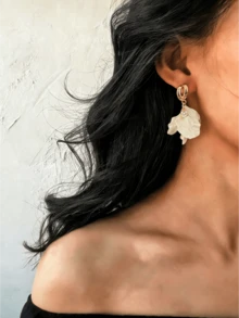 1對甜美風格貝殼形狀人造珍珠吊墜耳環和花朵形狀人造珍珠耳環，適合女性日常佩戴、派對和度假 - 白色 - 查看 3