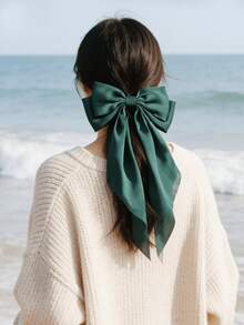 1件女士纯色缎面发夹头饰，配缎带大蝴蝶结，用途广泛，适合日常佩戴、拍照、外出、毕业典礼、情人节等场合。 - 墨綠色 - 查看 8