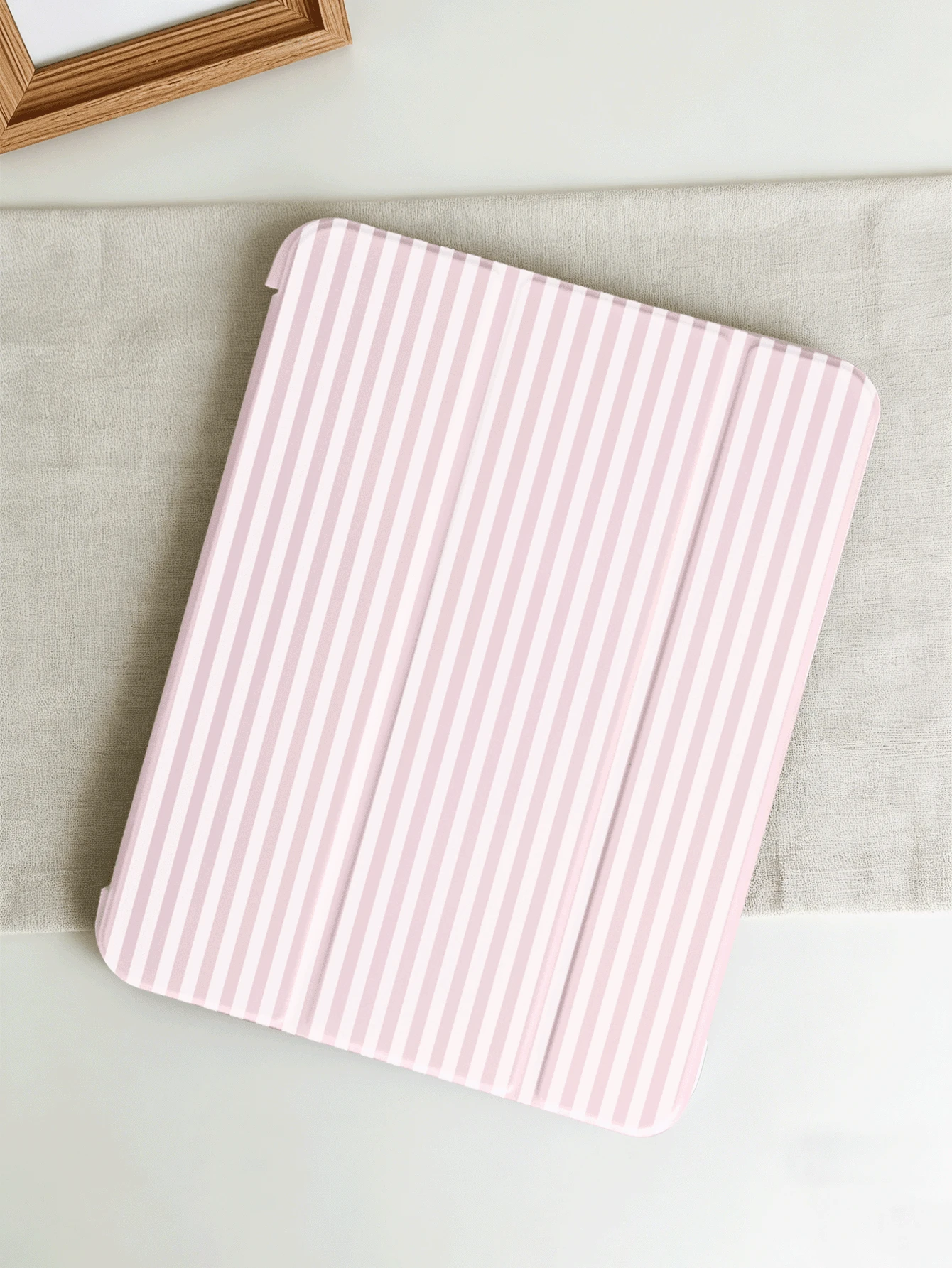 White Striped Design Protective Case, Suitable For IPad 10.2" (A16), 11" 11th Gen 2025, 9th/10th Gen, Air 4th 10.9", Galaxy Tab S6 Lite 10.4", Anti-Drop, Sleep/Wake Support, Romantic Gift - Pink - View 1