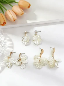 1對甜美風格貝殼形狀人造珍珠吊墜耳環和花朵形狀人造珍珠耳環，適合女性日常佩戴、派對和度假 - 白色 - 查看 4