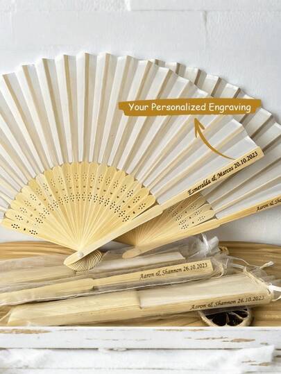 مروحة يد مخصصة للزفاف، مروحة محفورة بحرف أبيض، هدايا مثالية للعروس وصديقاتها، مراوح لمناسبات خاصة، زفاف صيفي، طراز ريفي أنيق، طراز رجعي، مناسبة للجنسين، لوازم طلابية، مناسبة للمراهقين والمدارس المتوسطة والثانوية والجامعات، اكسسوارات زفاف مخصصة، خفيفة الوزن ومريحة