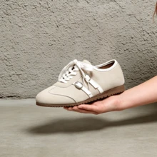 2026 New Youthful Beige Velvet Leather Training Shoes -☆ Girls' Anti-Slip Soft-Soled Lace-UpMetal Ring Flat Shoes Retro Design Style Suitable For Autumn Commuting,Traveling And School Wear - Versatile Girl's Shoes - Beige - View 3