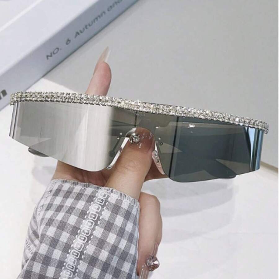 1 Pair Women's Flat Top One-Piece Rhinestone Embellished Fashion Runway Fashion Glasses - Silver - View 1