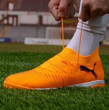 PUMA FUTURE 8 Comfortable And Versatile Soccer Boots, Unisex, Orange And Black - Orange - View 2