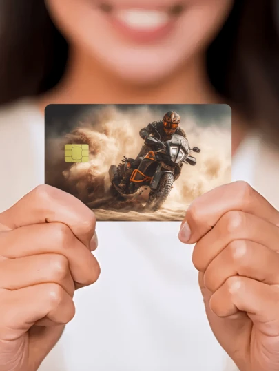 1张沙漠骑士信用卡贴纸，摩托车爱好者，极限运动，PVC材质，装饰性防指纹，经久耐用，防刮擦，男女通用，情侣适用，适用于小型芯片卡、银行卡、信用卡、交通卡、学生证等，DIY，保护隐私