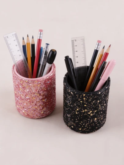 单件装仿钻石形铅笔盒，优雅文具收纳盒，精致钻石设计。大容量收纳空间，可存放铅笔、圆珠笔、尺子等各种文具用品。完美满足学生的文具需求。多功能铅笔盒——开学季必备单品。