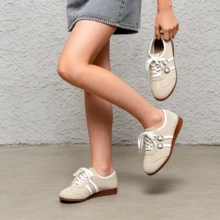 2026 New Youthful Beige Velvet Leather Training Shoes -☆ Girls' Anti-Slip Soft-Soled Lace-UpMetal Ring Flat Shoes Retro Design Style Suitable For Autumn Commuting,Traveling And School Wear - Versatile Girl's Shoes - Beige - View 4
