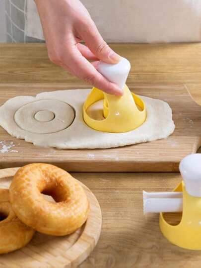 Donut Mold, Hollow Rice Cake Cake Baking Mold For Home Use, With Dipping Tongs, Plastic Hollow Bread Mold, Baking Tools, Imprint Cookie Mold, Suitable For Birthday, Wedding, Back To School Season, Party, Cake Shop