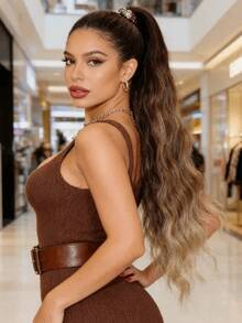 WaveTrip 夏季风格灵感女士度假套装，情人节夏季服装，马尾辫接发。女士卷发马尾辫接发，带魔术贴固定。15A级巴西原生发卷发马尾辫夹式接发。 - 彩色 - 查看 2