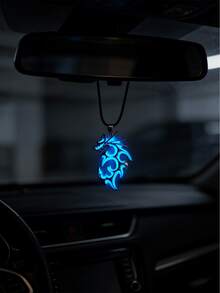 Adorno de coche con dragón iluminado de estilo elegante - Colgante de dragón de metal plateado con llamas, que irradia luz azul, naranja y verde; un accesorio de interior de coche audaz diseñado para conductores individualistas. - A - Ver 6