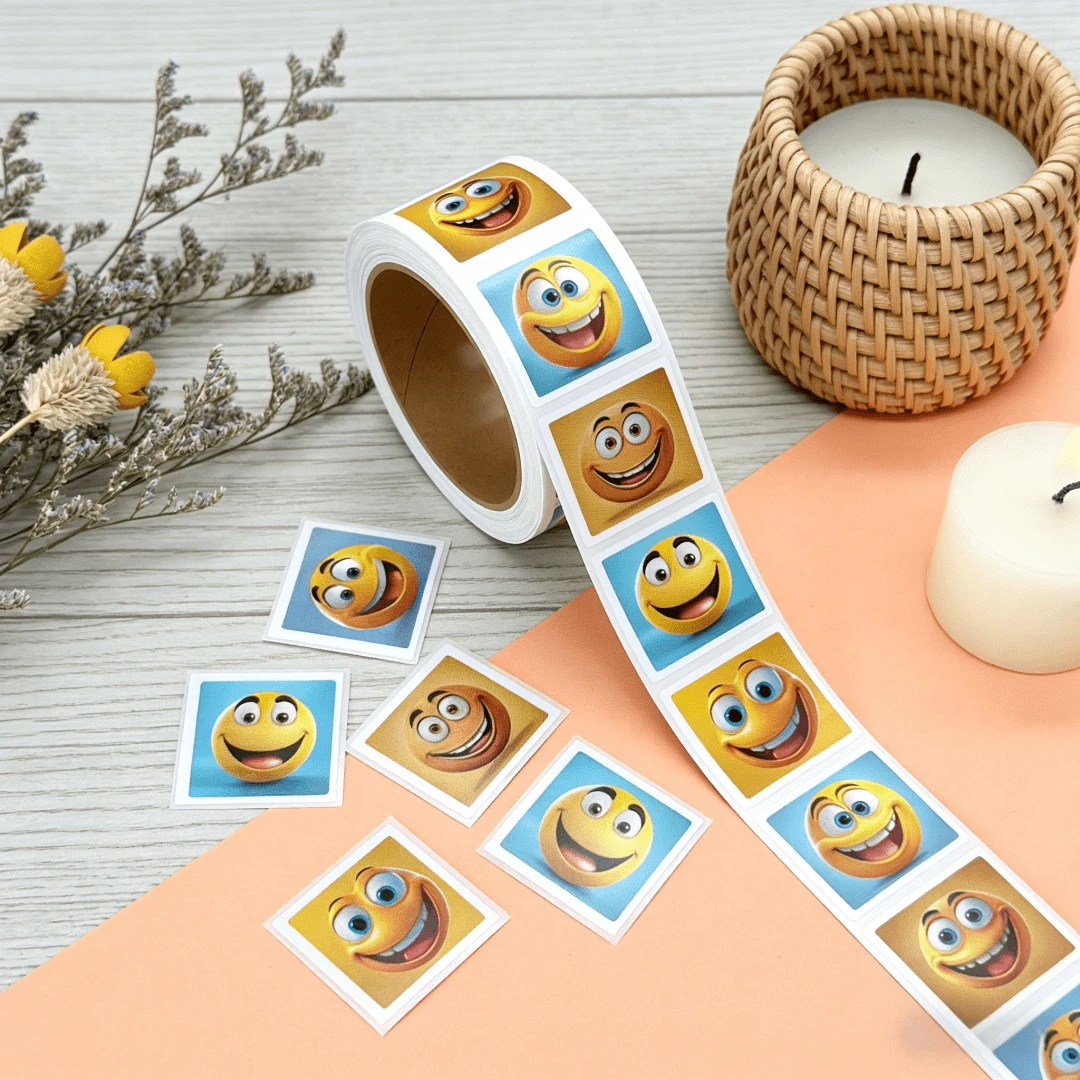 Cartoon Smiling Face Sticker Roll -500 Stickers Per Roll, Suitable For Water Bottles, Laptops, Skateboards, Birthday Party Souvenirs, And Classroom Rewards