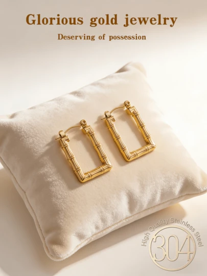 Cork Round Hoop Earrings, In Gold Color, With Modern Rectangular Design, Stainless Steel Ring Fastening Style, Suitable For Women To Wear.