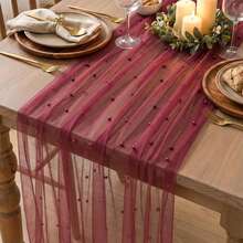 Khăn trải bàn bằng vải organza màu đỏ tía ánh ngọc trai, thích hợp cho trang trí bàn ăn theo mùa, trong suốt, các dịp lễ, đám cưới, sinh nhật, tiệc mừng em bé và các buổi họp mặt gia đình khác. - Màu Đỏ Sâu - Xem 3