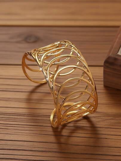 1pc Fashionable Hollow Geometric Stainless Steel Bangle Bracelet, Suitable For Women To Wear On Beach Vacation Or As Gift For Friends