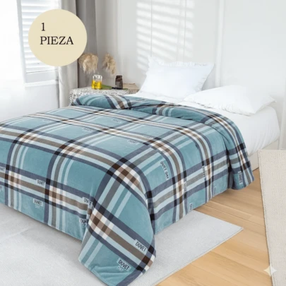 1 FRAZADA DELGADA ESTAMPADA EN TAMAÑO MATRIMONIAL CON MEDIDAS DE 180X220CM. VARIEDAD DE COLORES MAXIMA SUAVIDAD