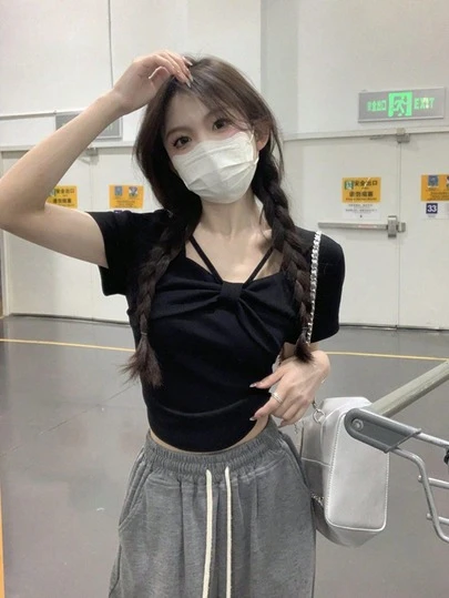 ディスティンクティブ スクエアネック 半袖Tシャツ、リボンデザイン、スリムフィット フラッタリングトップ カジュアル