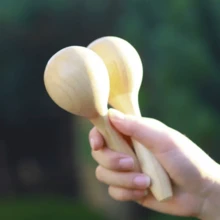 4件套木制沙锤，天然木制摇铃，奥尔夫乐器，手持打击乐器，民间及世界手鼓，适合派对和聚会，木制沙锤发出清脆悦耳的声音，传统乐器，音乐配件，适用于户外音乐节、舞蹈乐器、节日庆典、课堂音乐练习、家庭娱乐、派对礼物、音乐家礼物、演出、乐队、男女皆宜的礼物，开斋节、宰牲节 - 卡其色 - 查看 2