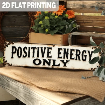 2D平面，1件装“正能量专属”金属墙饰 - 复古农舍风格做旧黑色文字，宽铁牌，适用于家庭办公室入口装饰，积极肯定墙饰，尺寸4x16英寸，2D平面