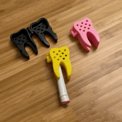 1pc Tooth-Shaped Electric Toothbrush Head Protective Case, Portable Travel Toothbrush Head Storage Box, Hygienic Dust-Proof Protective Cover, Reusable Electric Toothbrush Plastic Cover, Suitable For Most Toothbrush Heads, Compact Design For Home, Travel And Business Trip, Oral Care Cleaning Storage Protective Cover, Cute Tooth-Shaped Adult Electric Toothbrush Protective Cap